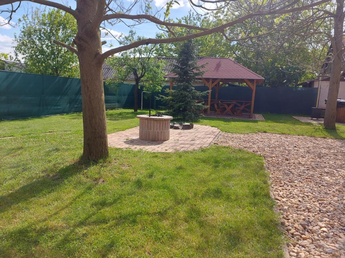 Potyka Apartman Tiszafured Exterior photo