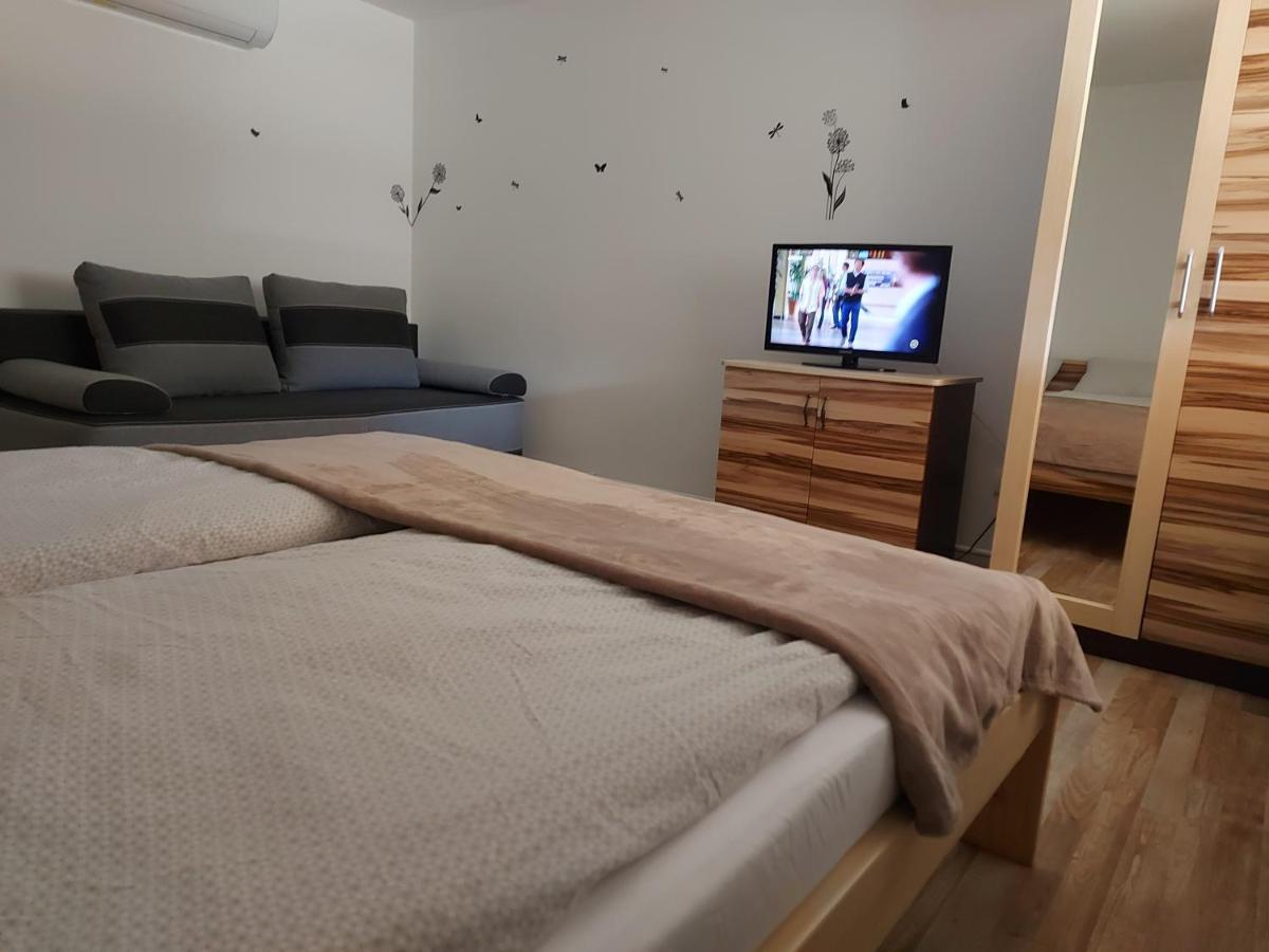 Potyka Apartman Tiszafured Exterior photo