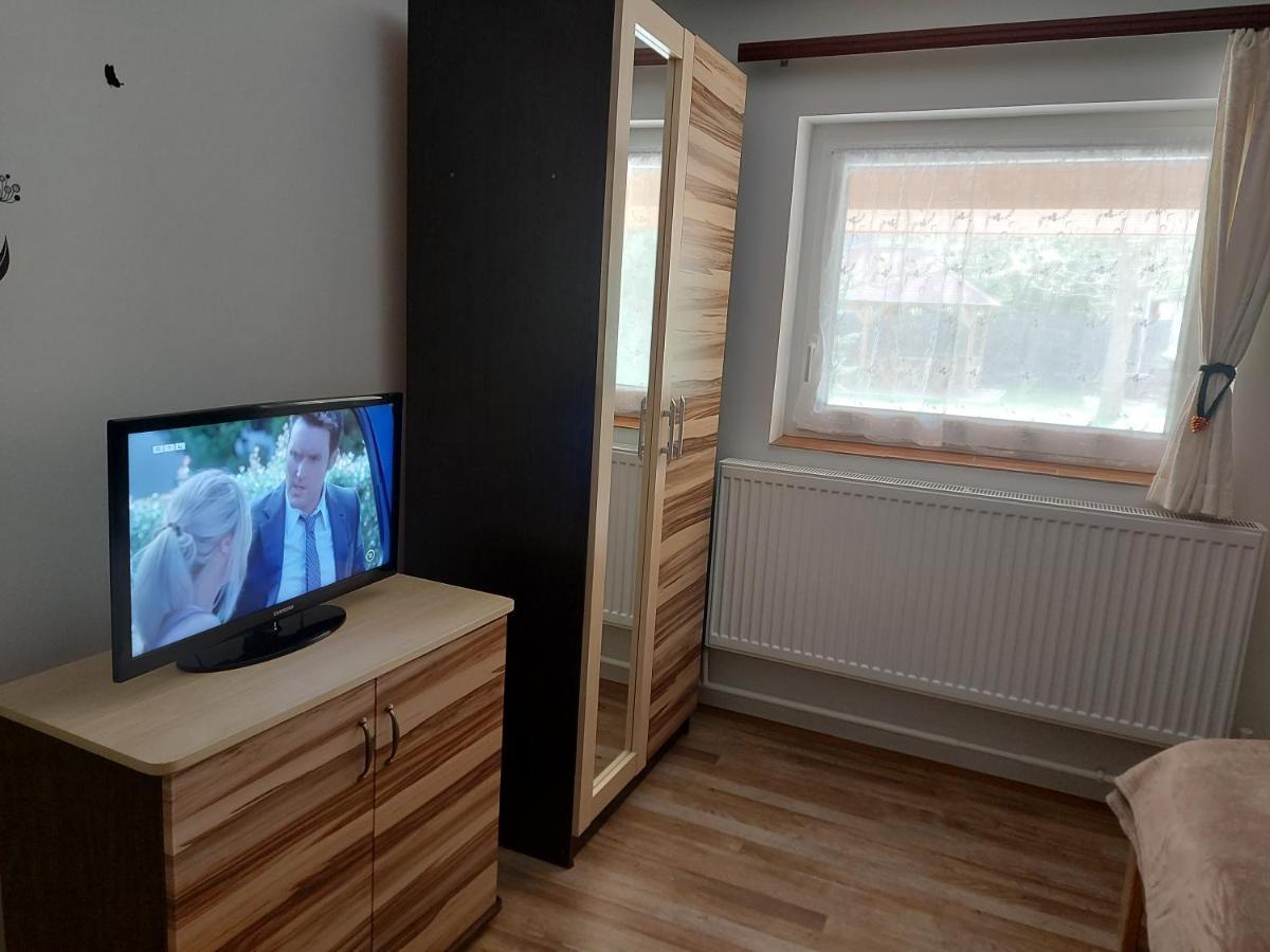 Potyka Apartman Tiszafured Exterior photo